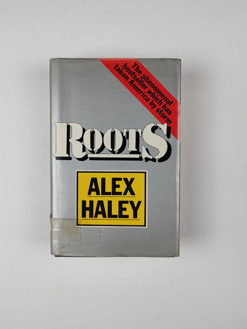 IMG_20250530_163346_479 Roots: The Saga of an American Family / Alex Haley - Image 1