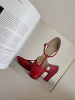The Naked Shoe: The Artistry of Mabel Julianelli / Jane Julianelli - Image 4