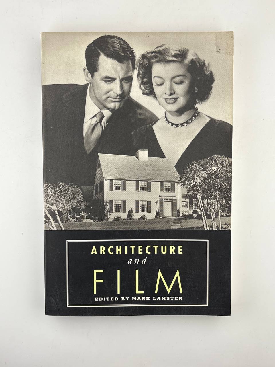 IMG_20260912_135931_936 Architecture and Film / Mark Lamster - Image 1