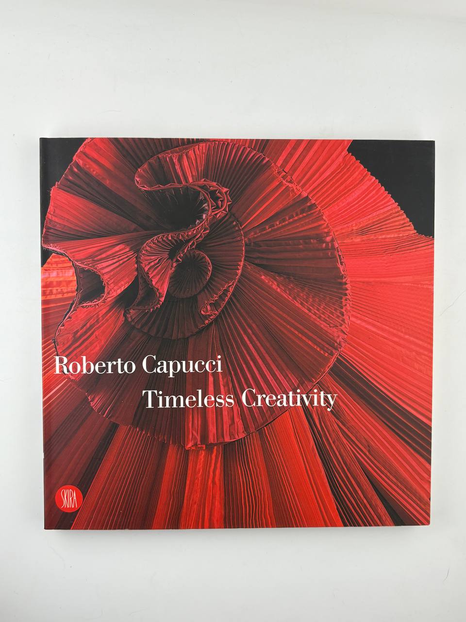 IMG_20260914_120225_968 Roberto Capucci: Timeless Creativity / Dilys E. Blum - Image 1
